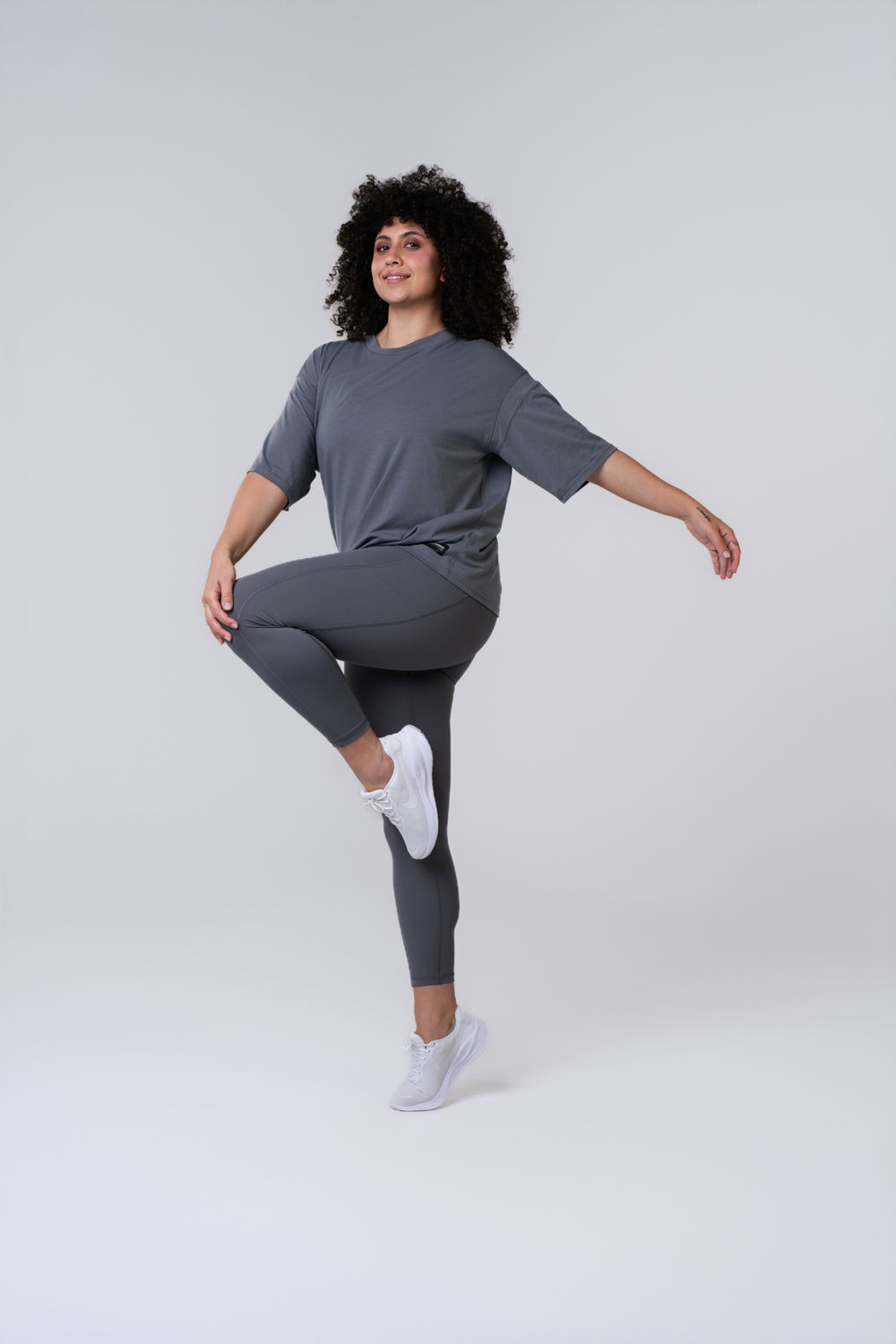 Everywear Tee - Poppy Seed Grey