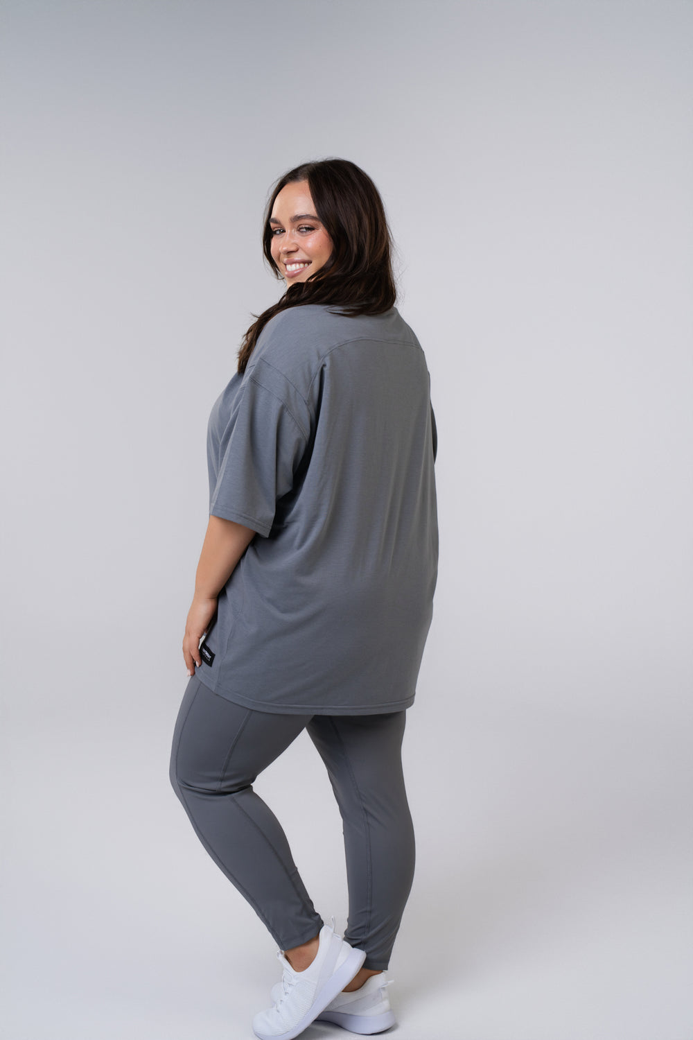 Everywear Tee - Poppy Seed Grey