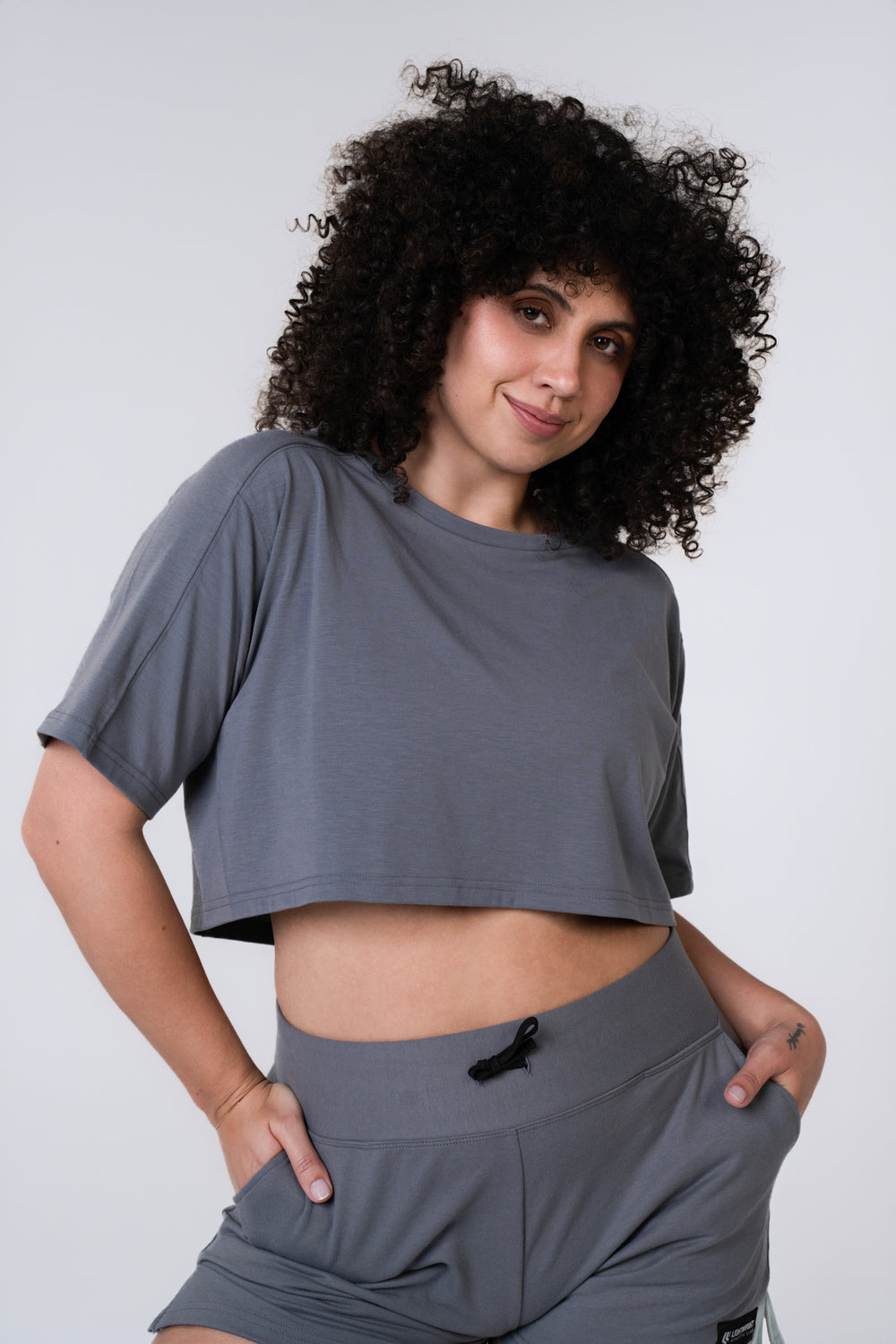 Women's Relaxed Crop Top - Poppy Seed Grey